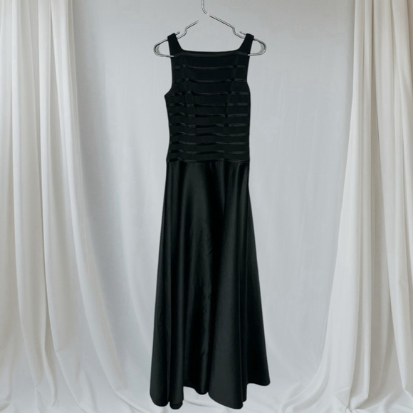 Collections Elegant Long Dress #001 - Picture 8 of 15